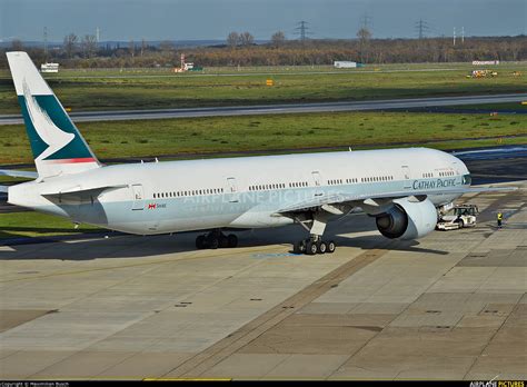 B Kpo Cathay Pacific Boeing 777 300er At Düsseldorf Photo Id 677085