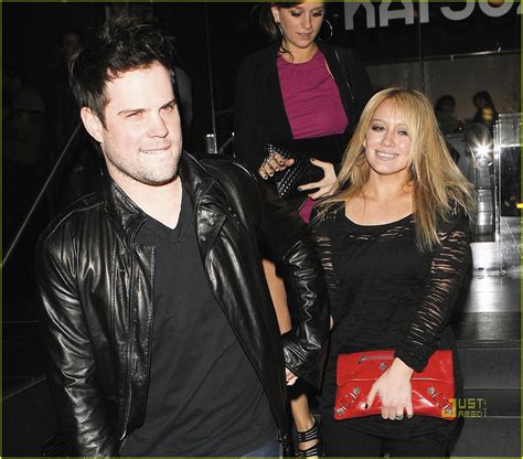 Photo Hilary Duff Engagement Ring Mike Comrie 12 Photo 2429767 Just Jared