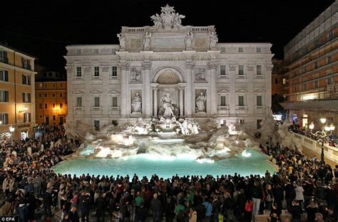Romes Trevi Fountain Re Opens Following £14m Fendi Transformation