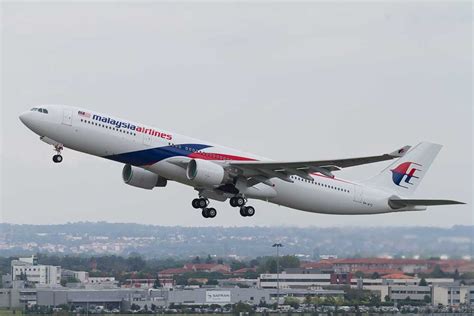 Offer is valid for all users. Malaysia Airlines Flight 17 Shot Down: How, Why, And What ...