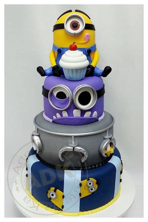 Frost a sheet cake with your favorite vanilla buttercream. Minions tiered cake | Yum Yum | Pinterest