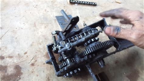 Keduanya menjadi lawan terberat kaisar dalam memasarkan produknya. gear box atret mundur untuk motor roda tiga - YouTube