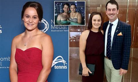 Ashleigh barty's bid to win wimbledon, half a century after fellow indigenous australian evonne goolagong cawley won her first singles title, got off to a winning start on tuesday with a 6. Australian tennis star Ash Barty defies odds after quitting in 2014 | Daily Mail Online