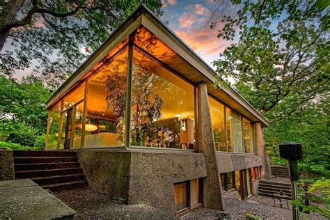 Own This Remarkable Midcentury Glass House South Of Chicago For 749k Modern Glass House