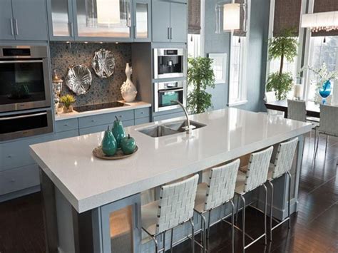 In this inspiration design, white cabinets and contrast black countertops are very compatible with each other. 20 Quartz Countertops You Wish You Had