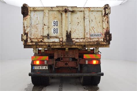 The model received many reviews of people of the automotive industry for their consumer qualities. Iveco EuroTrakker 380 - 6x4