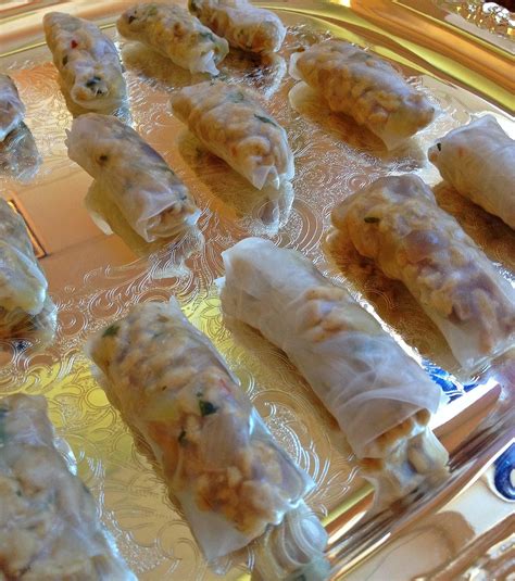 Spring rolls are the perfect dim sum appetizer alongside crab rangoon, shrimp tempura and potstickers. Fresh Indian Spring Rolls | Big Apple Curry