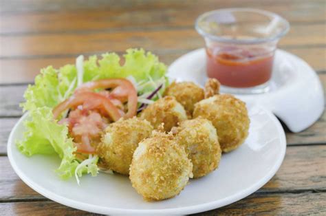 Maybe you would like to learn more about one of these? Ricetta Polpette di Patate con Mozzarella e Prosciutto ...