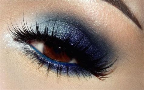 Maquillaje Cómo Hacerte Las Sombras De Ojos Azules Tan De Moda
