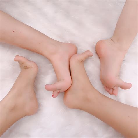 Me My Babe Comparing Feet Size R Feetishh