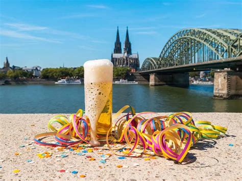 In köln sorgt der karneval pro karnevalssession für einen durchschnittlichen gesamtumsatz von die stadt köln und die umliegenden kommunen vereinnahmen rund um den karneval in wenigen. Karneval in Köln: Hier alle Infos zur Sessionseröffnung am ...