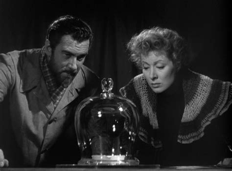 One of the few women studying in her field, marie encounters skepticism concerning her abilities. Greer Garson as Madame Curie, 1943 - Blogs & Forums