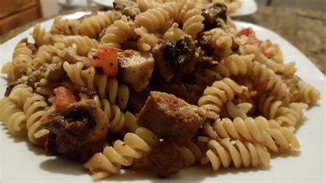 Check spelling or type a new query. Pasta con salsiccia e funghi - Greens Love