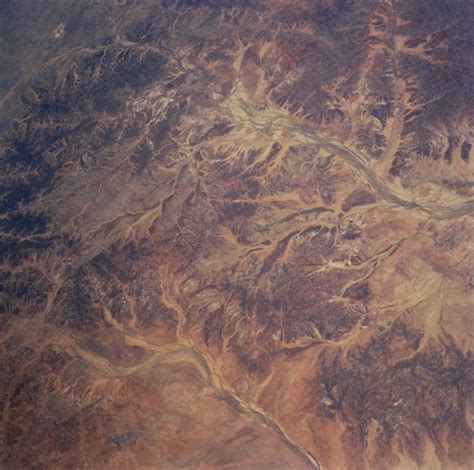 Dendritic Drainage Basins The Diamantina And Hamilton Rivers