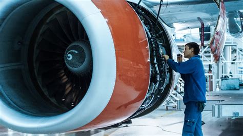 How To Become An Aircraft Maintenance Engineer