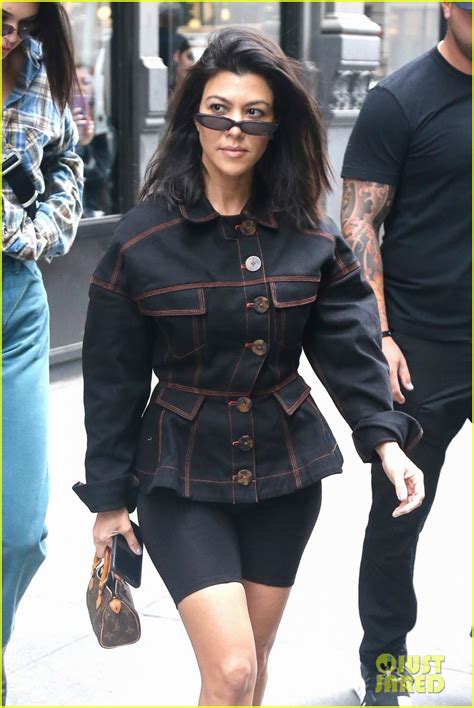 kendall jenner and kourtney kardashian spend time together in new york city photo 4096153
