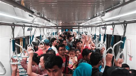 Layanan Transportasi Umum Yang Ada Di Jakarta Ajaib