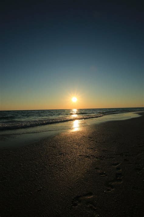 Sunset Holmes Beach Graeme Darbyshire Flickr