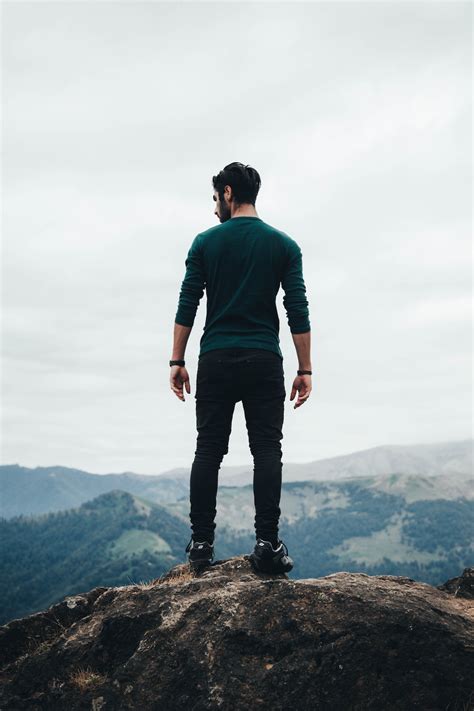 750 Man Standing Pictures Download Free Images On Unsplash