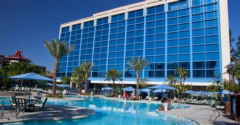 10 Best Things about Staying in a Disneyland Hotel