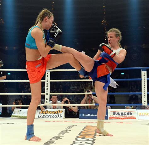 Im Vorletzten Kampf Kickboxerin Theiss Kassiert Ihre Erste Niederlage
