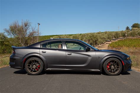 2020 Dodge Charger Scat Pack And Hellcat Widebody 7 Pros And 3 Cons