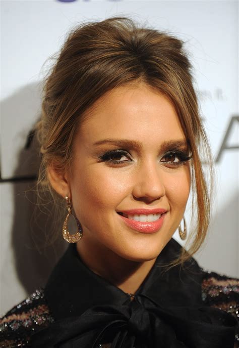 Jessica Alba She Totally Inspires Me She Is A Great Actress Awesome Mom Great Business
