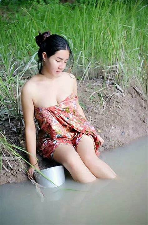 สวยเซ็กซี่ก่ แอบมองสาวนุ่งผ้าถุง ไทย พม่า ลาว อินโด 2 Facebook