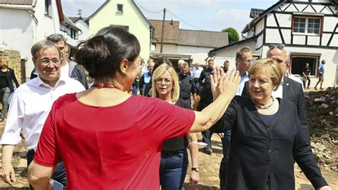 Merkel In Bad Münstereifel Es Verschlägt Einem Die Sprache Wazde