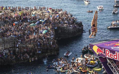 Initially scheduled as the second stop of the red bull cliff diving world series, the event in oslo, norway will be held as an exhibition event featuring a group of europe's best cliff divers on august 14 2021. Tuffi: il Red Bull Cliff Diving il 19 luglio a Polignano ...