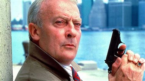 Divorced, single mother robyn mccall (queen latifah) uses her skills to help those find justice when the system fails them in this reimagining of the 1980s series of the same name. Exploring the Original Equalizer Movie 'Blood and Wine ...