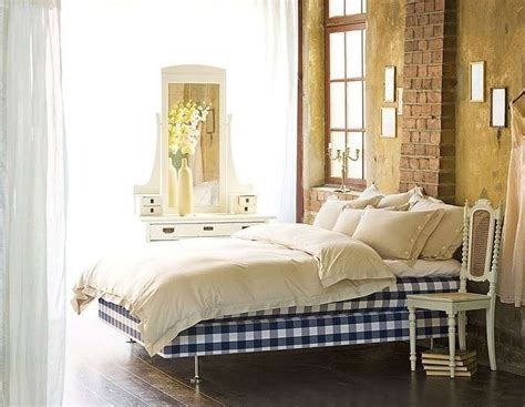 Se lo hai già fatto, il tuo articolo non è arrivato o non è conforme alla descrizione, puoi segnalarlo a etsy aprendo una disputa. Arredare una camera da letto piccola | Camera da letto ...