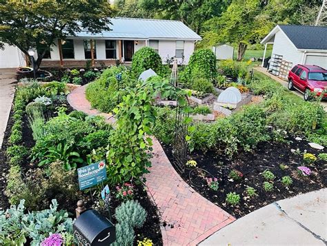 Turn Your Backyard Into A Snack Yard With Edible Landscapes Modern Farmer