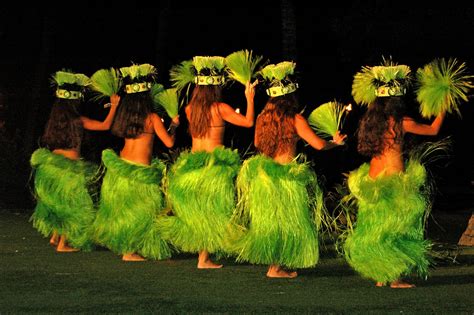 4 Best Luaus In Honolulu Where To Enjoy A Hawaiian Feast On Oahu Go