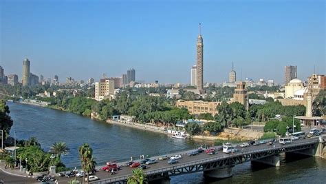 فما هي خطوات التعامل مع درجات الحرارة العالية في الصيف ؟ تستطيع باتباع بعض النصائح ان تتجنب درجات الحرارة العالية وتخفف من وطأتها وخطرهاعليك وعلى غيرك. تعرف على درجات الحرارة المتوقعة اليوم الأحد بمحافظات مصر