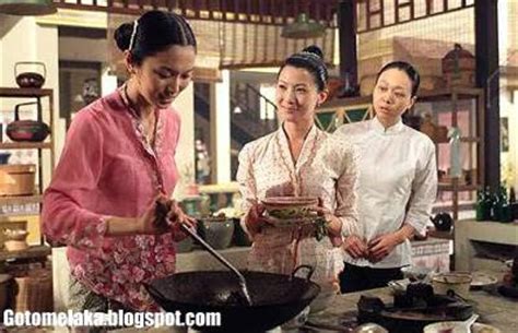 The storyline, which circles around the biographical flashback of an extended peranakan. The Little Nyonya