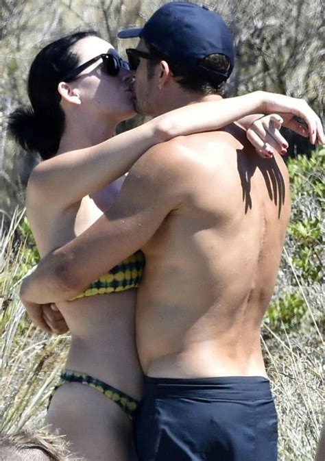 Orlando Bloom Goes Naked Paddle Boarding With Katy Perry Mum S Lounge