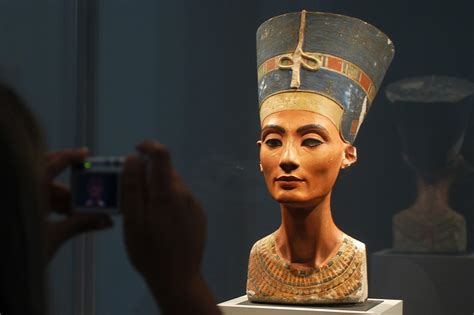 Lost Tomb Of Ancient Egyptian Queen Nefertiti May Be Hidden In Secret