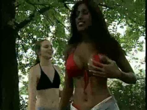 Jade Duboir Nuda ~30 Anni In Erotic Survivor