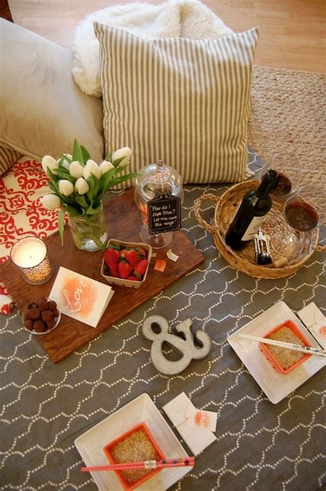 Romantic Indoor Picnic Ideas For Couples