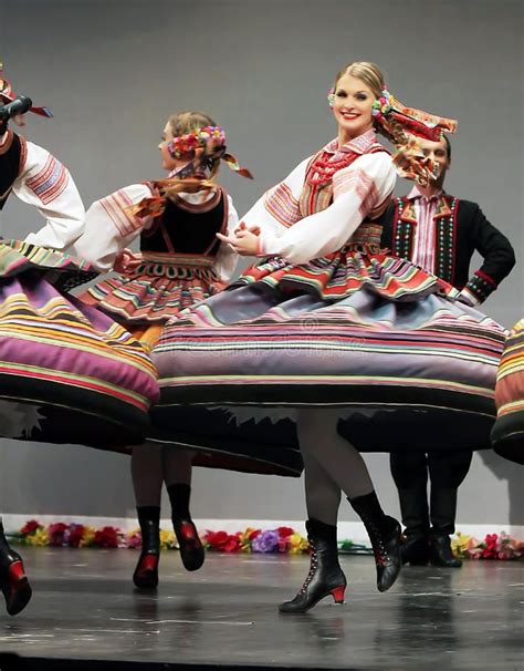 National Dance Troupe Of Poland Mazowsze Editorial Stock Image Image Of Entertainement