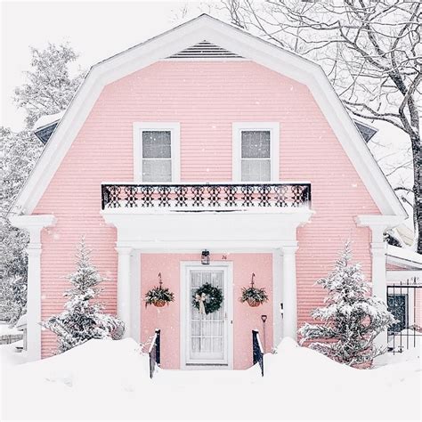 15 Beautiful Pink Houses That Barbie Would Totally Love