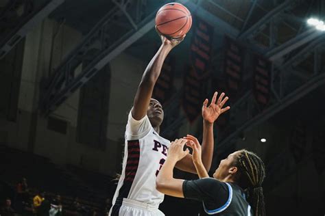 parker reaches 1 000 points as penn women s basketball survives against columbia the daily
