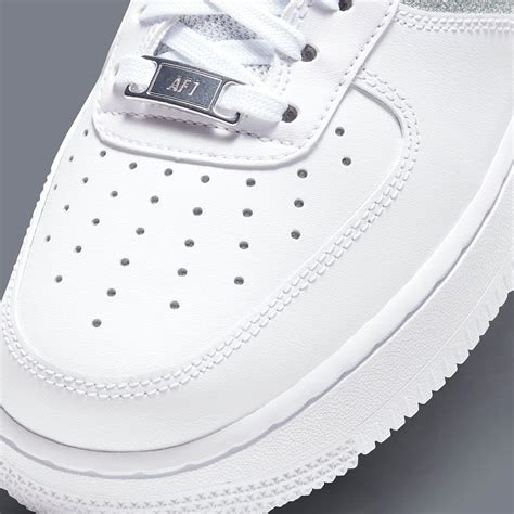 Air Force 1 Low White Metallic Landing Soon House Of Heat