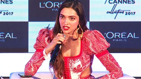 Deepika Padukone S Best Reply To Reporter Asking About Her Outfit Choices Youtube
