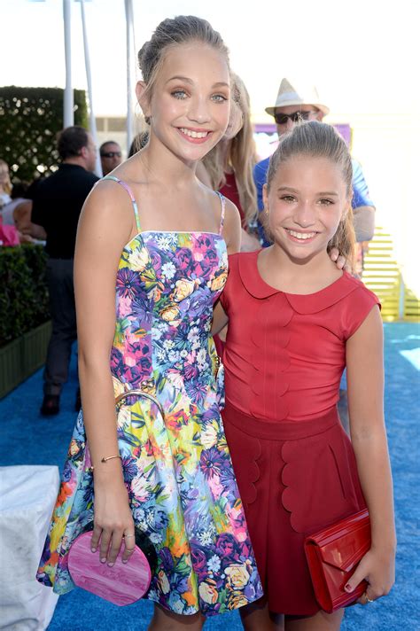 Maddie And Mackenzie Ziegler The Sun — And Stars — Came Out For The