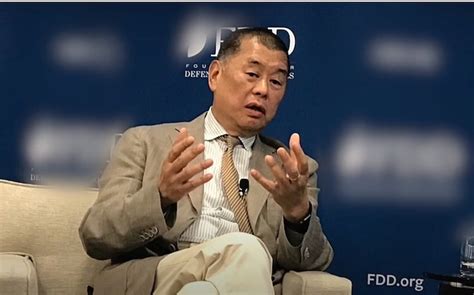 Jimmy lai was born in mainland china but made his fortune in hong kong, starting as a sweatshop worker and becoming a clothing tycoon. Jimmy Lai: arrestation de la direction de la filiale d ...