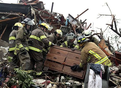 Rescuers Race To Find Survivors Of Joplin Mo Tornado