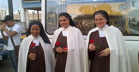 Carmelitas Descalzas Santa Teresita Con Sus Hermanas Carmelitas Descalzas En Maracaibo