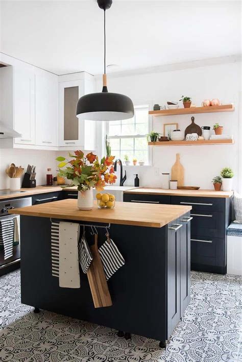 What to watch out for. Learn how to paint kitchen cabinets like a pro with this easy tutorial by Aniko,... … | Paint ...